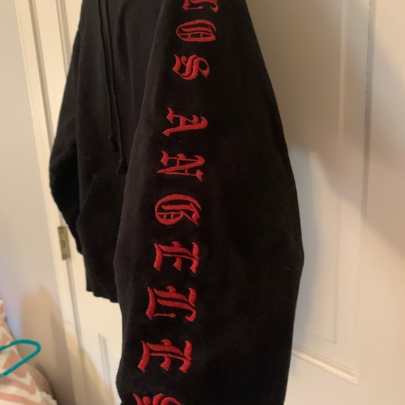 Brandy Melville Sweatshirt - Picture 3 of 3